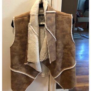 En Creme Tan and Cream Vest